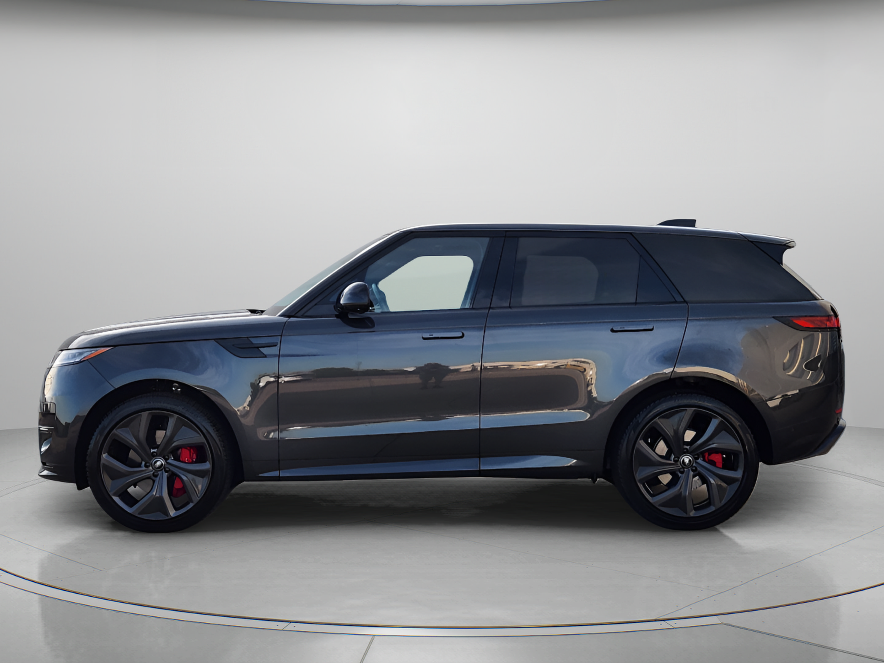 Used 2024 Land Rover Range Rover Sport Dynamic SE AWD/4WD image 2