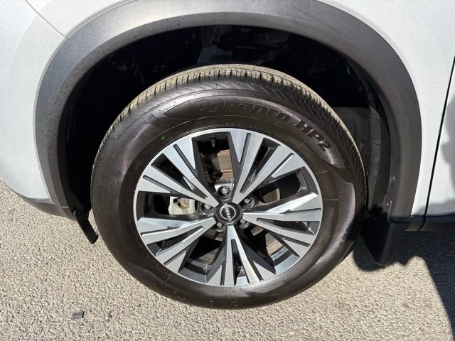 Used 2023 Nissan Rogue SV AWD/4WD image 13