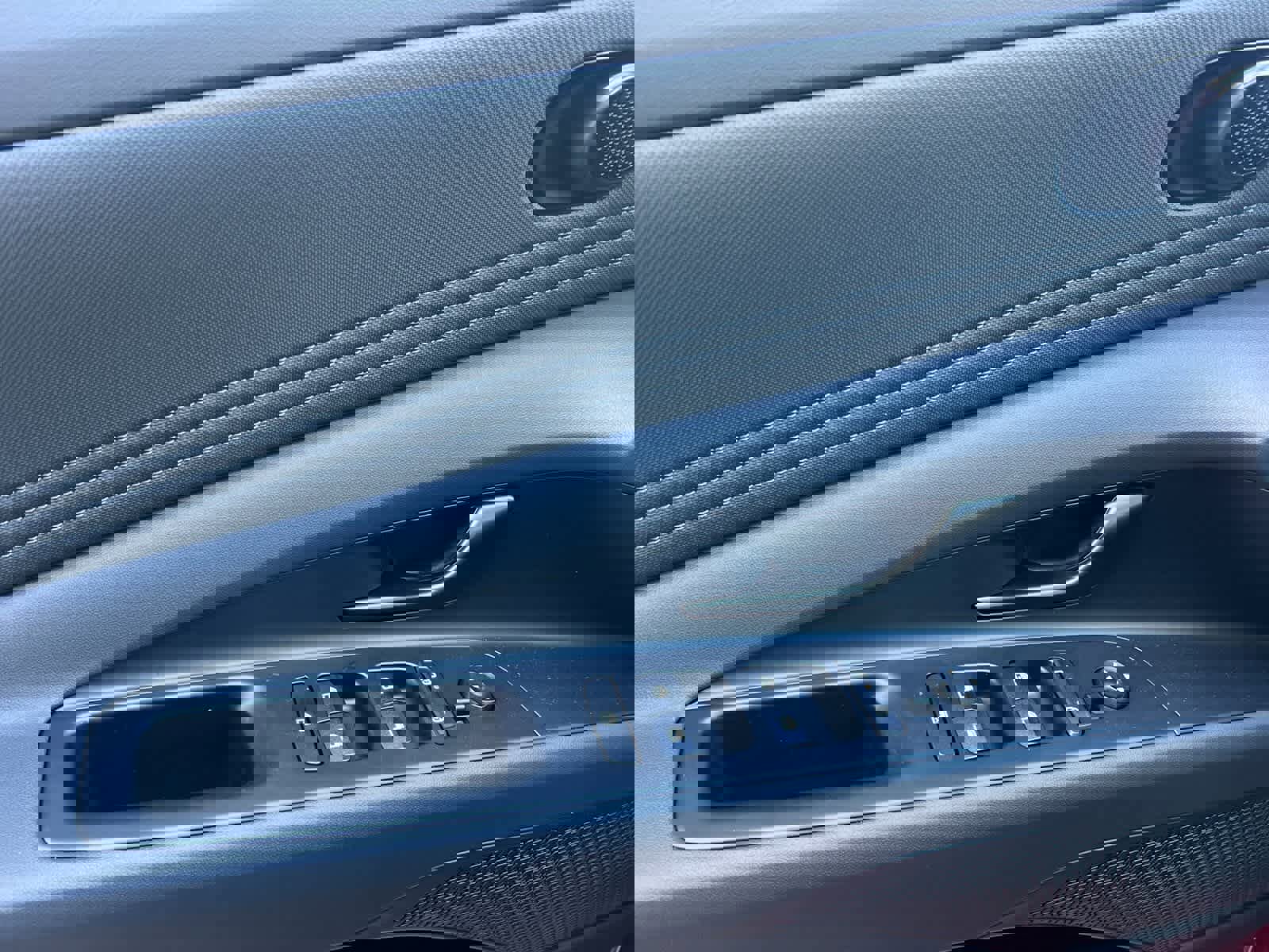 New 2025 Hyundai Elantra Sport image 13