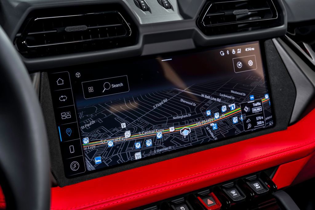 Used 2025 Lamborghini Urus SE AWD/4WD image 25