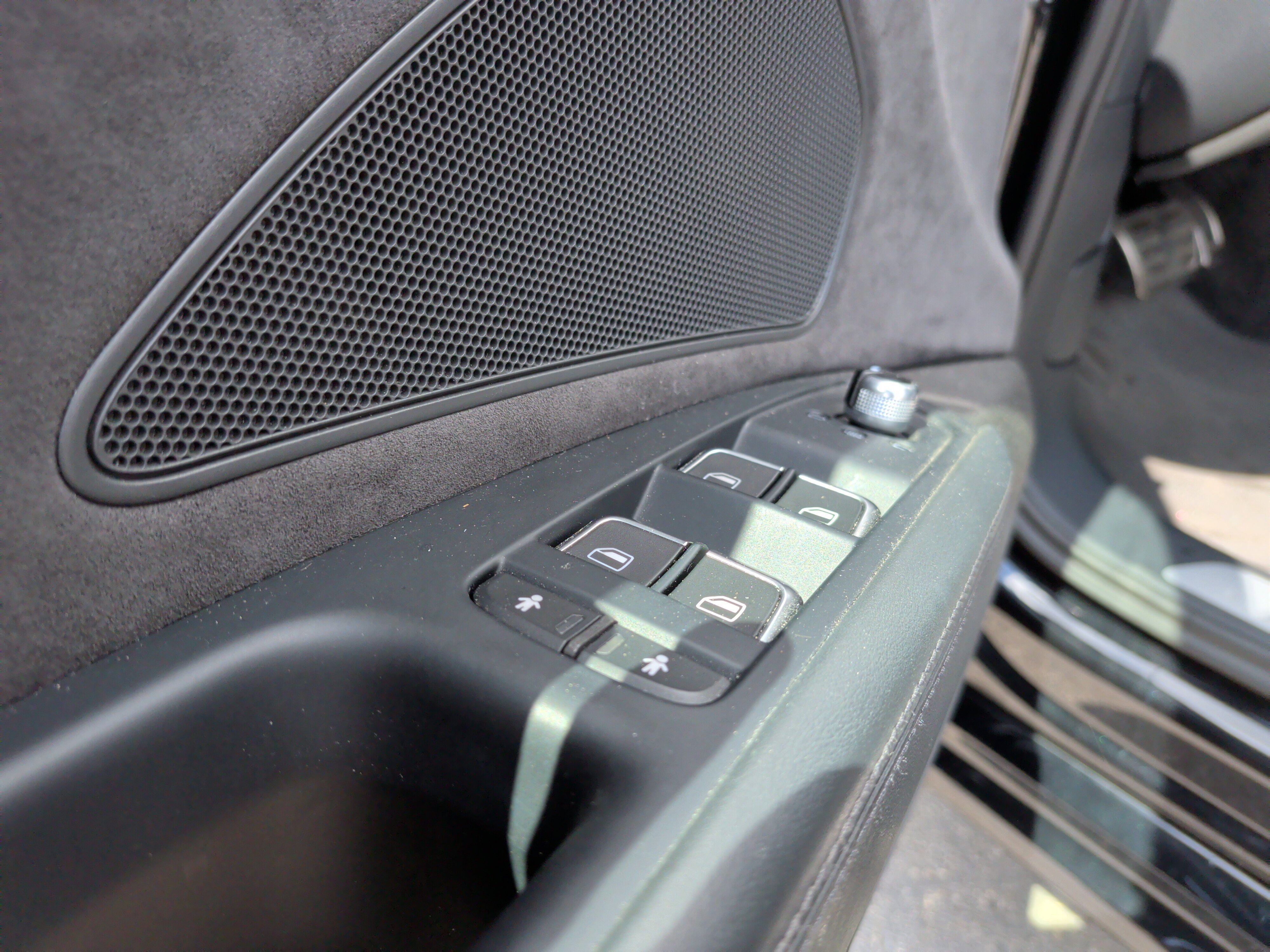 Used 2015 Audi S8 image 14