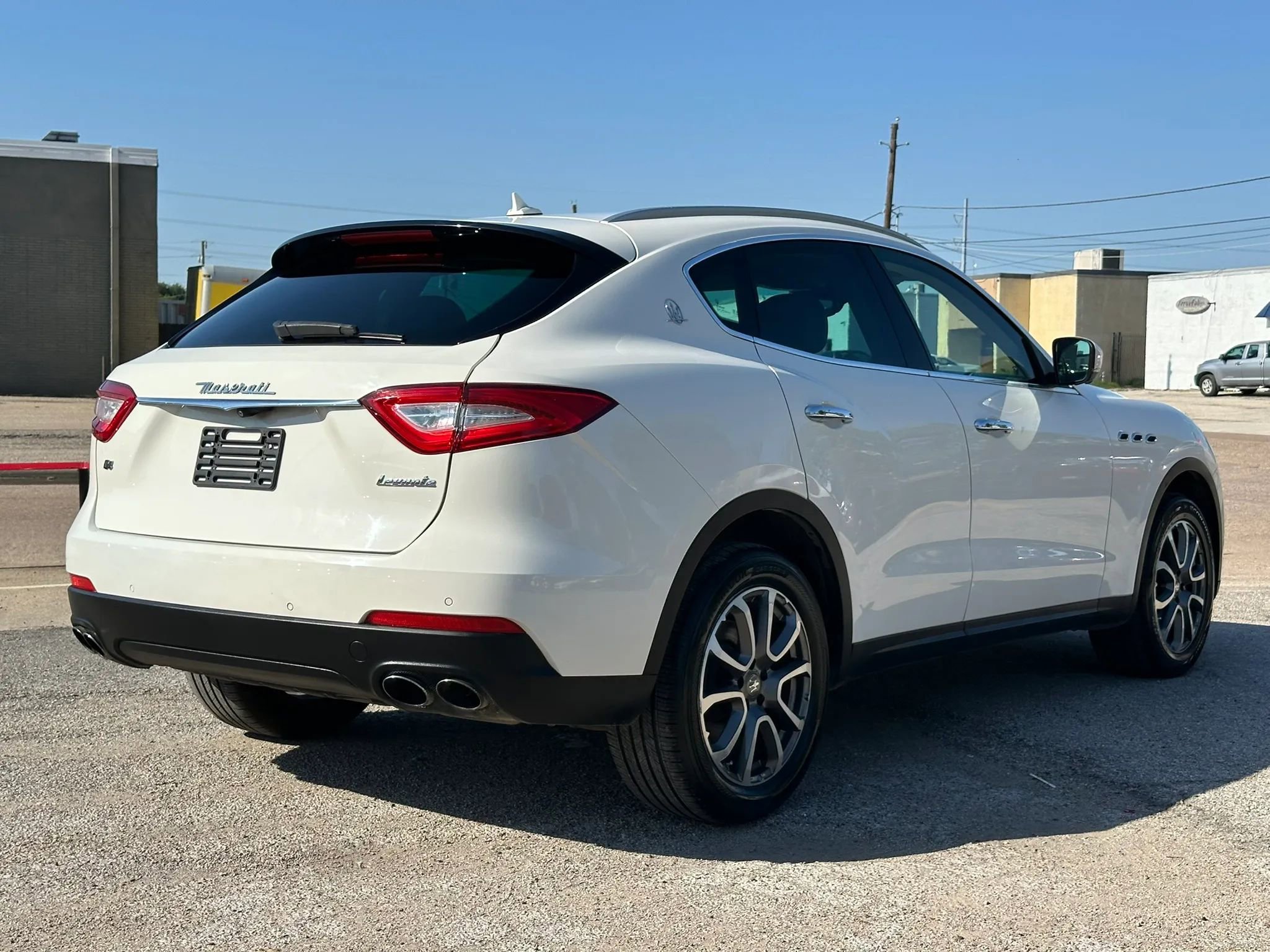 Used 2017 Maserati Levante AWD/4WD image 7