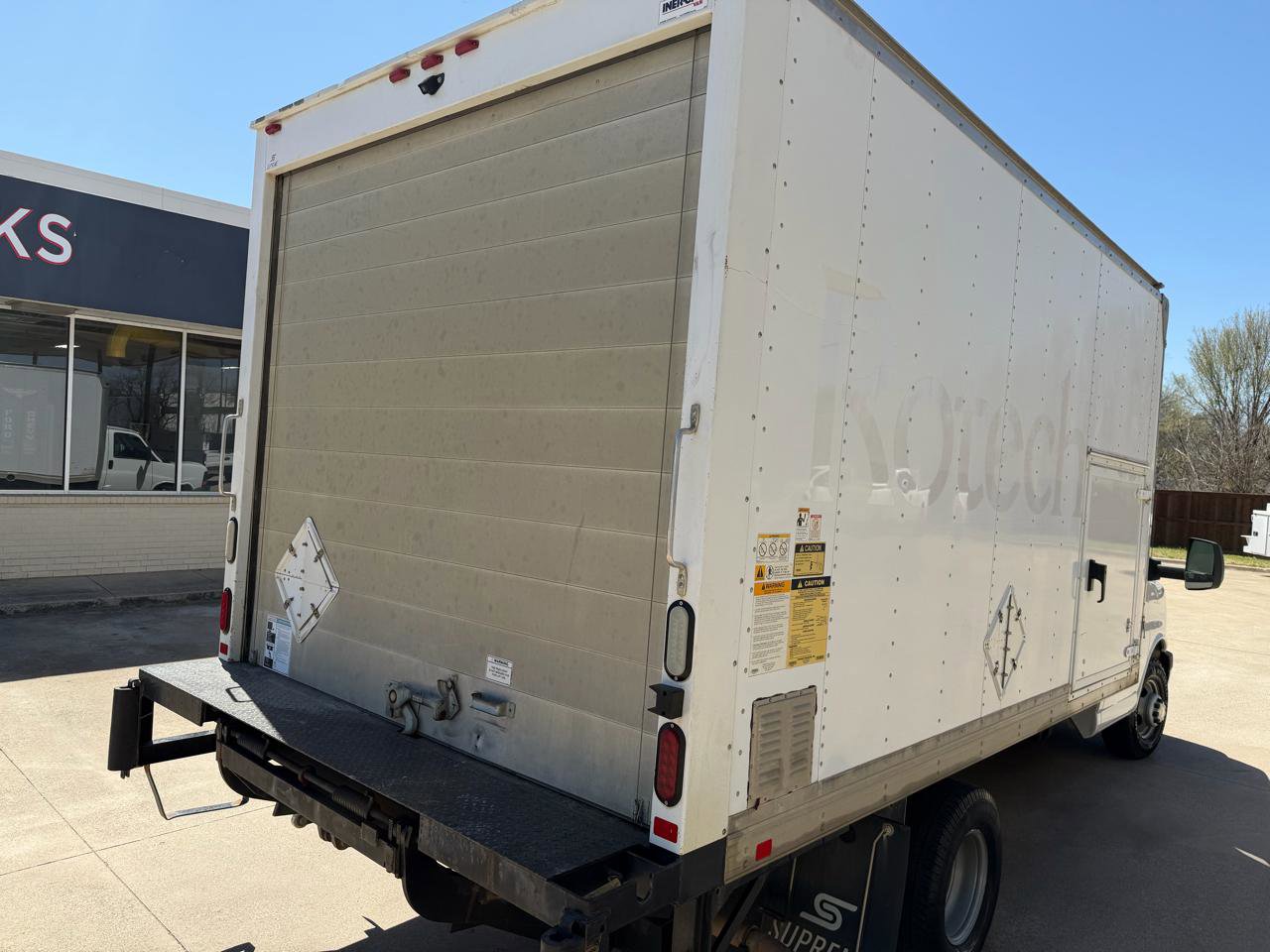 Used 2017 Chevrolet Express 3500 RWD image 18