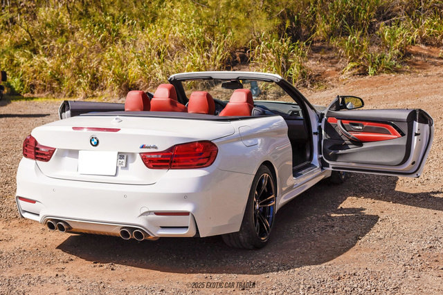 Used 2015 BMW M4 Convertible image 15