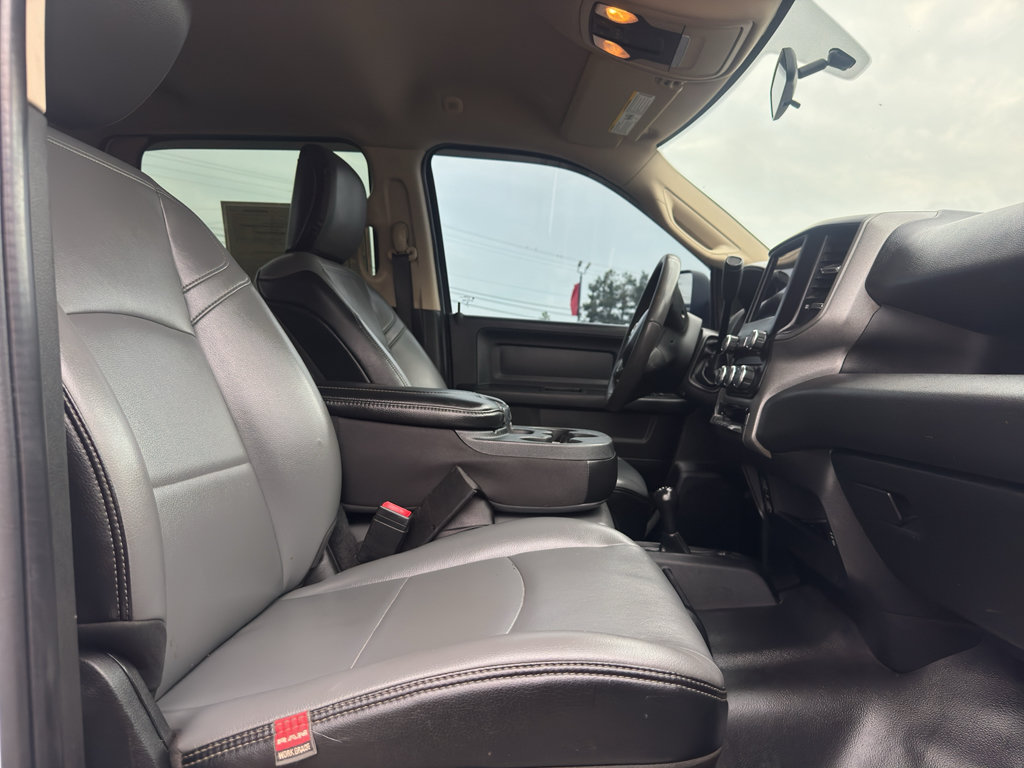 Used 2020 RAM 3500 Tradesman w/ Chrome Appearance Group AWD/4WD image 16