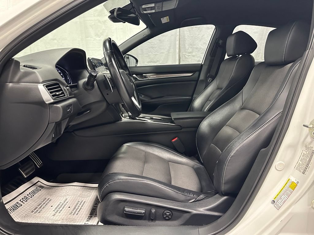 Used 2018 Honda Accord Sport image 14