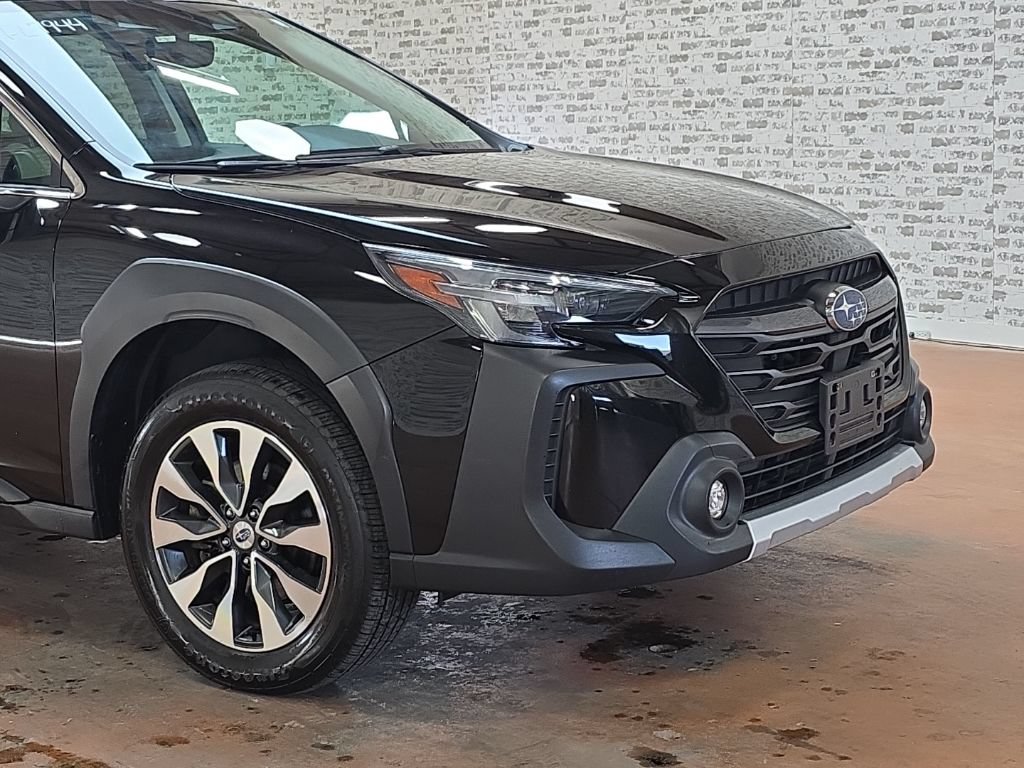 Used 2023 Subaru Outback Limited AWD/4WD image 6