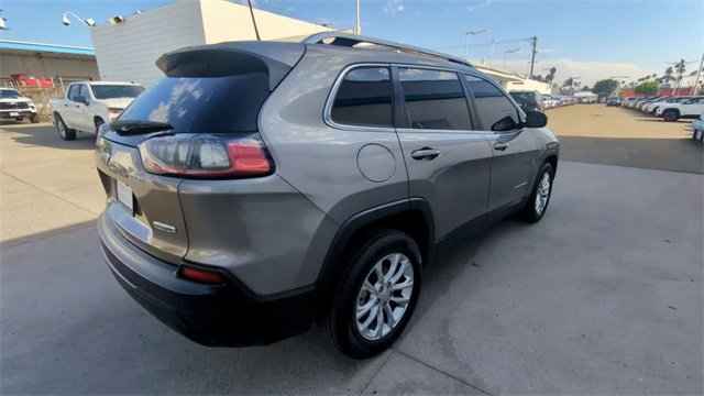 Used 2019 Jeep Cherokee Latitude w/ Popular Appearance Group image 8