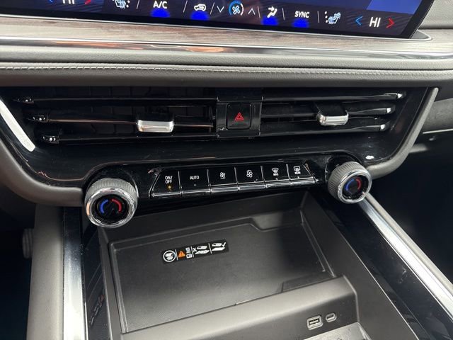 Used 2025 Chevrolet Suburban Z71 image 29