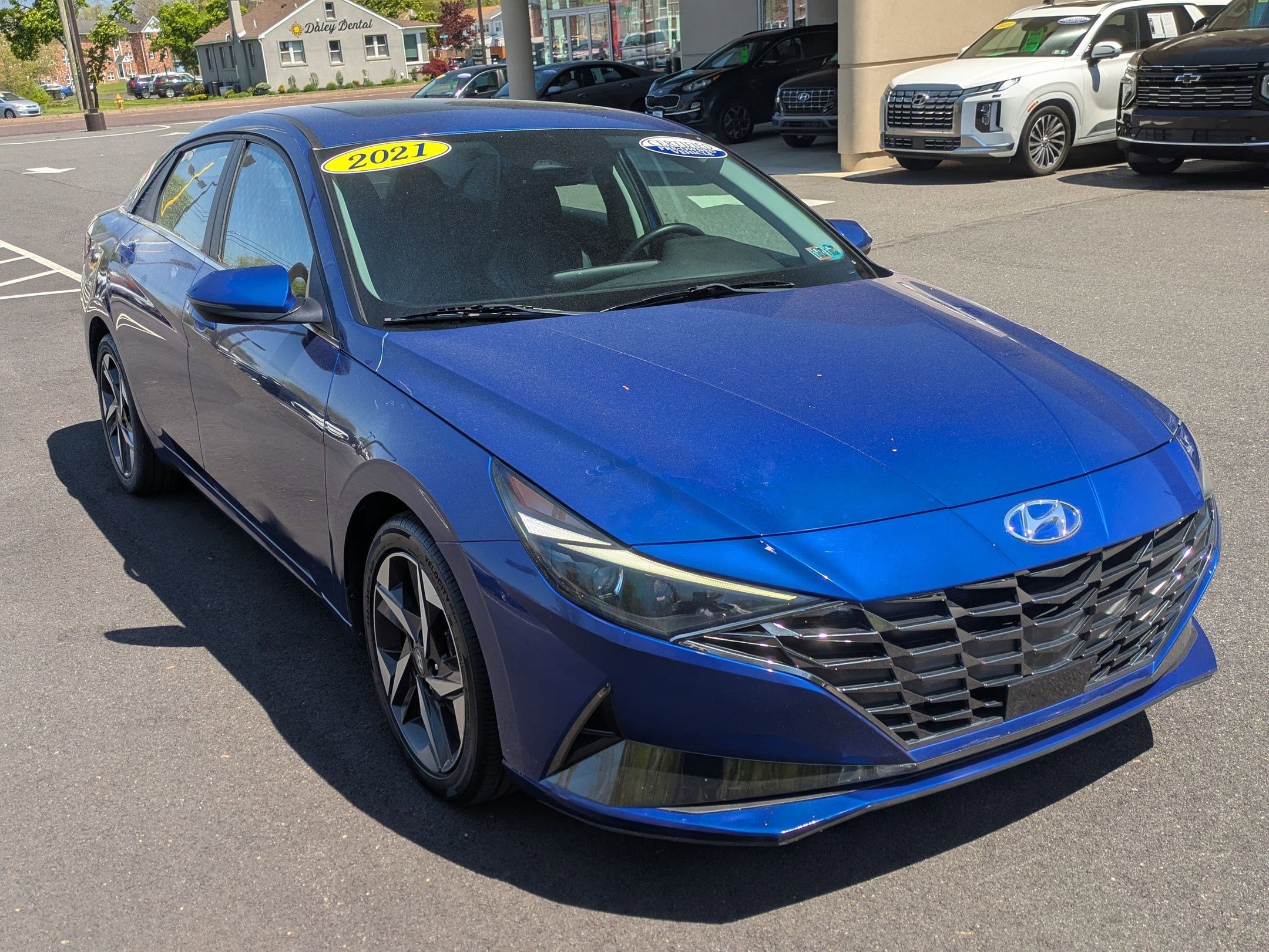 Certified 2021 Hyundai Elantra Limited FWD image 3