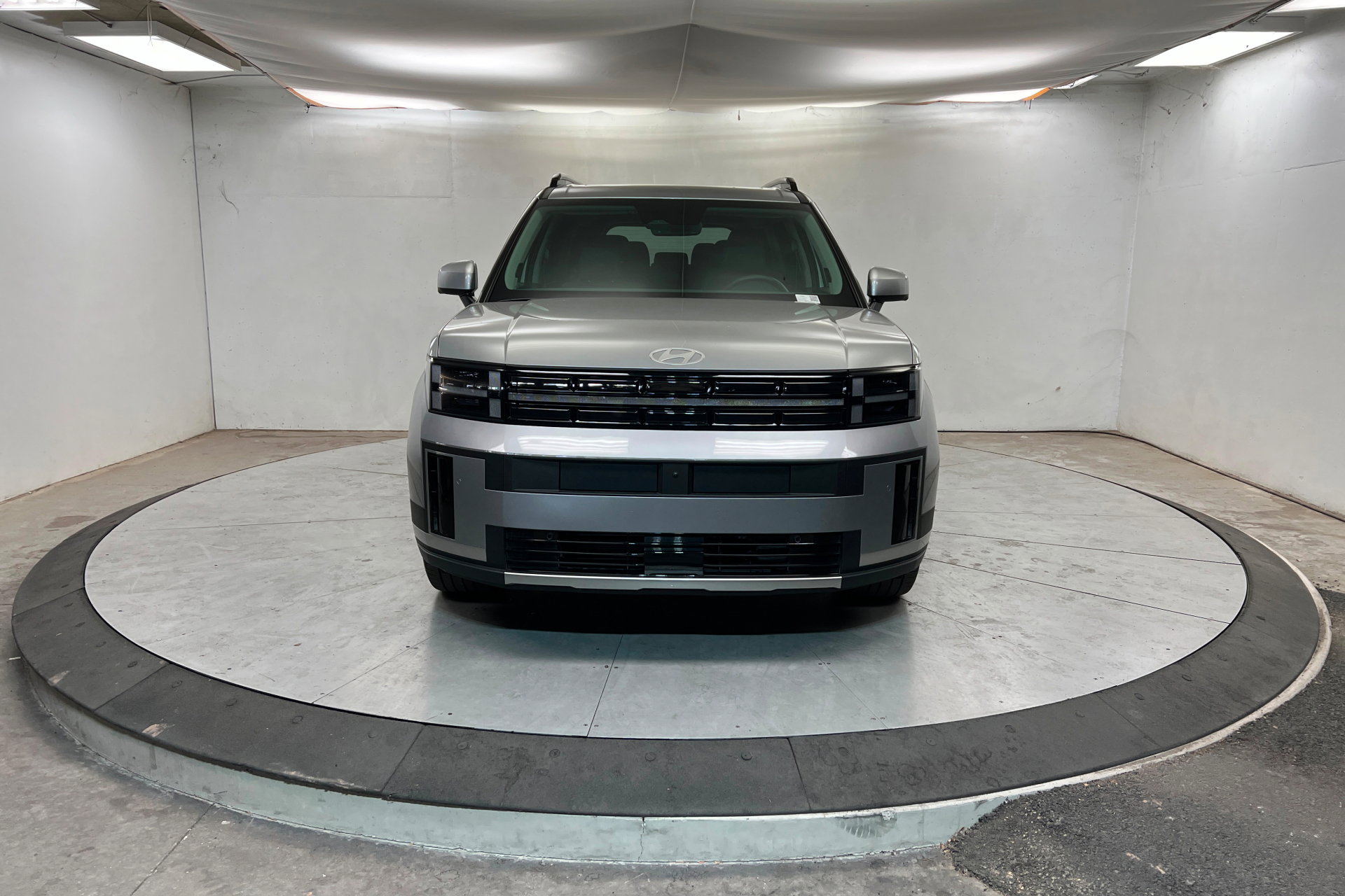 Used 2024 Hyundai Santa Fe Limited image 9