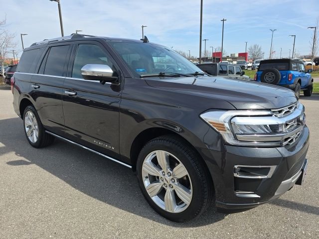 Used 2024 Ford Expedition Platinum AWD/4WD image 7