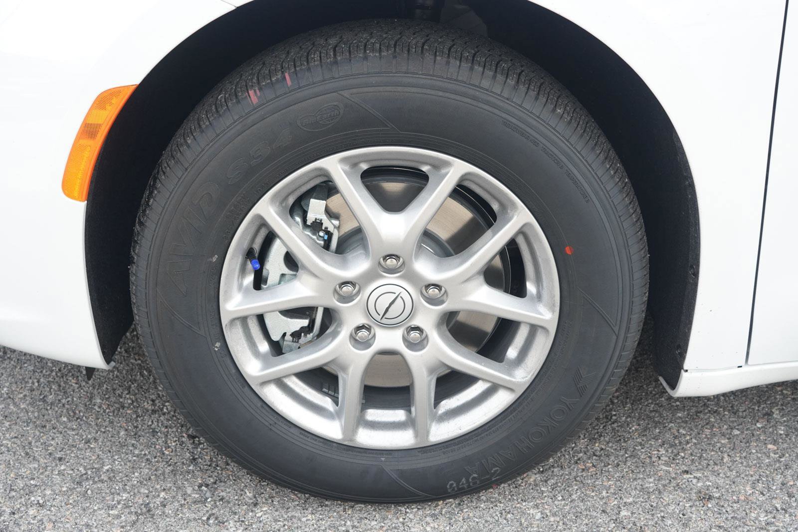 New 2026 Chrysler Pacifica Select image 3