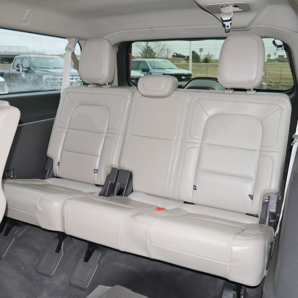Used 2022 Lincoln Navigator L Reserve AWD/4WD image 21