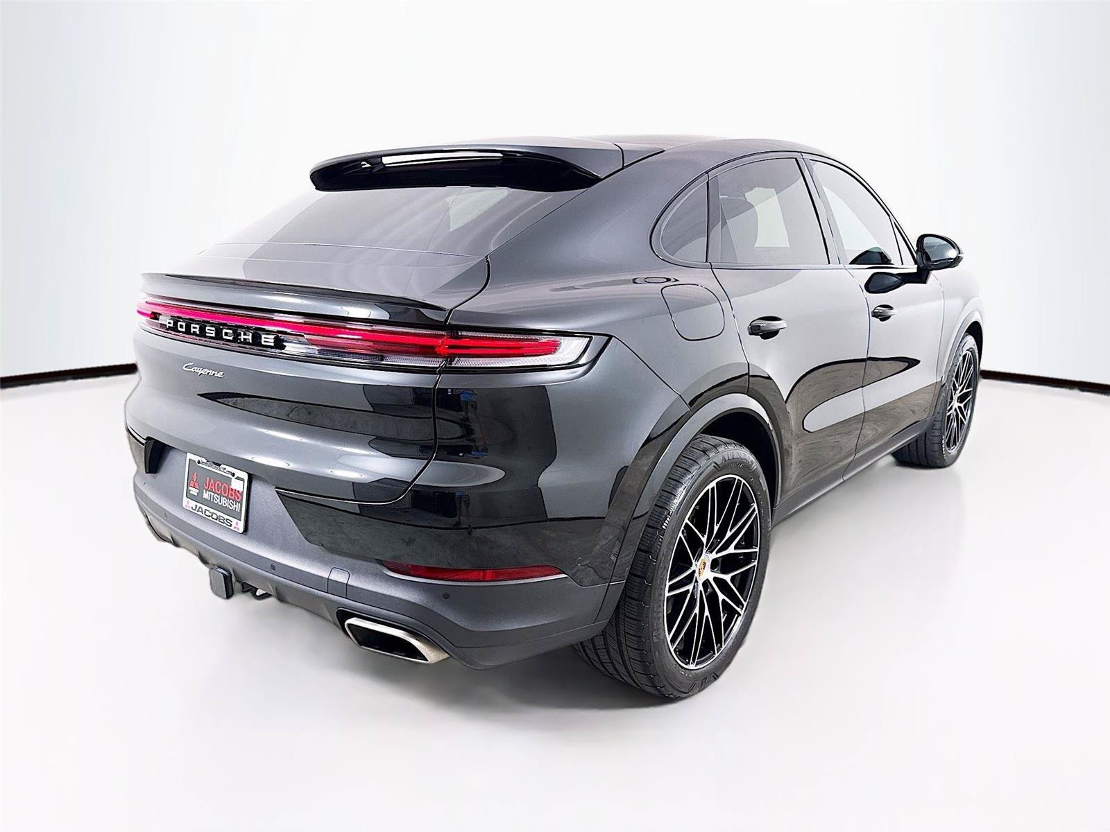 Used 2024 Porsche Cayenne Coupe AWD/4WD image 39
