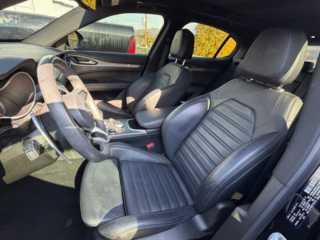 Used 2023 Alfa Romeo Stelvio Veloce image 8