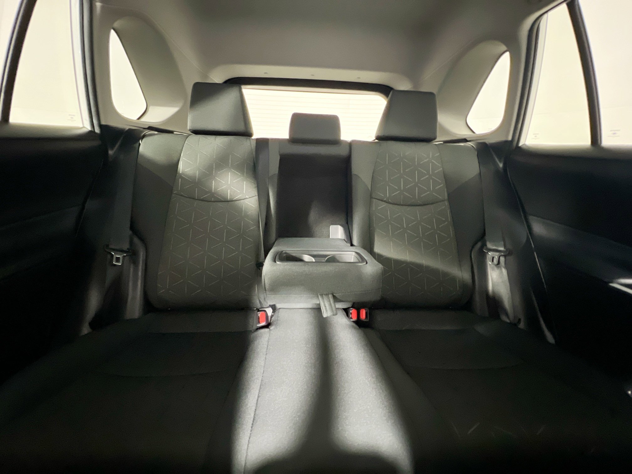 Used 2021 Toyota RAV4 XLE w/ Convenience Package FWD image 33