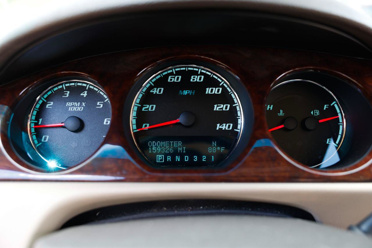 Used 2011 Buick Lucerne CXL FWD image 27