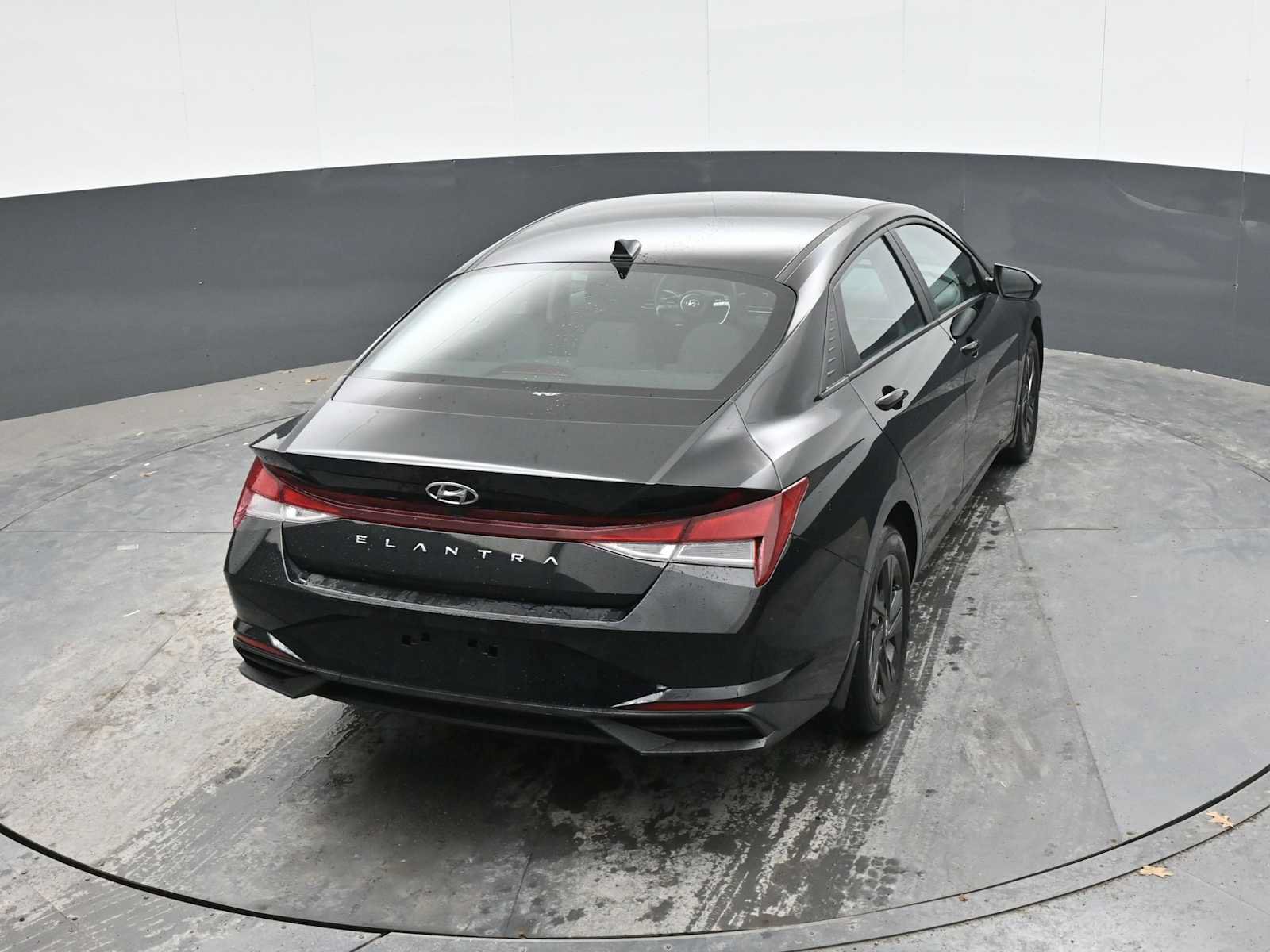 Used 2023 Hyundai Elantra SEL FWD image 36