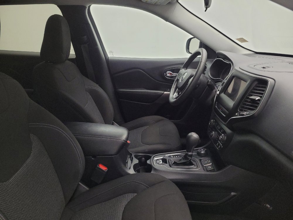 Used 2019 Jeep Cherokee Latitude w/ Popular Appearance Group AWD/4WD image 21