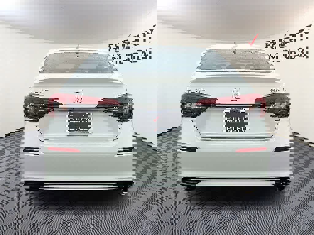 Used 2025 Honda Civic Sport image 5