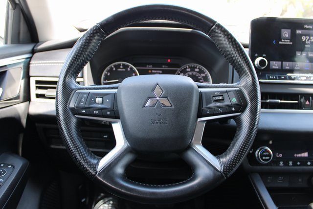Used 2022 Mitsubishi Outlander SE image 30