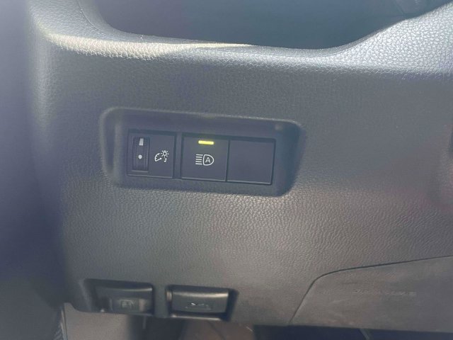 Used 2025 Toyota RAV4 XLE AWD/4WD image 22