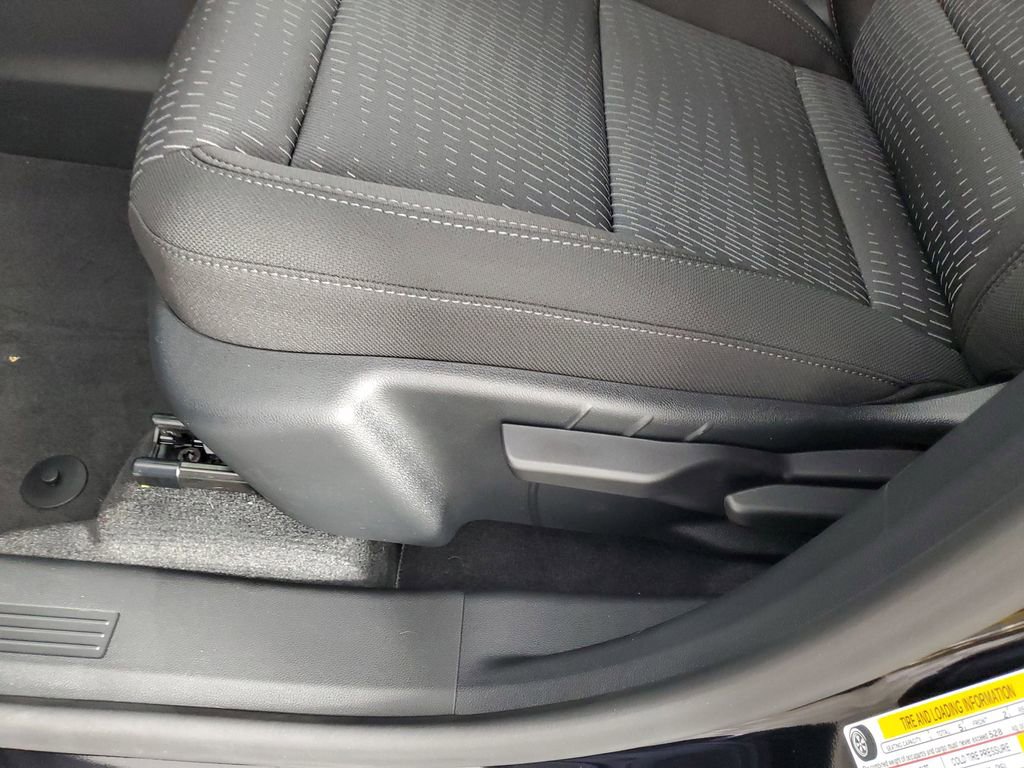 New 2026 Chevrolet Equinox LT w/ Safety and Technology Package FWD image 29