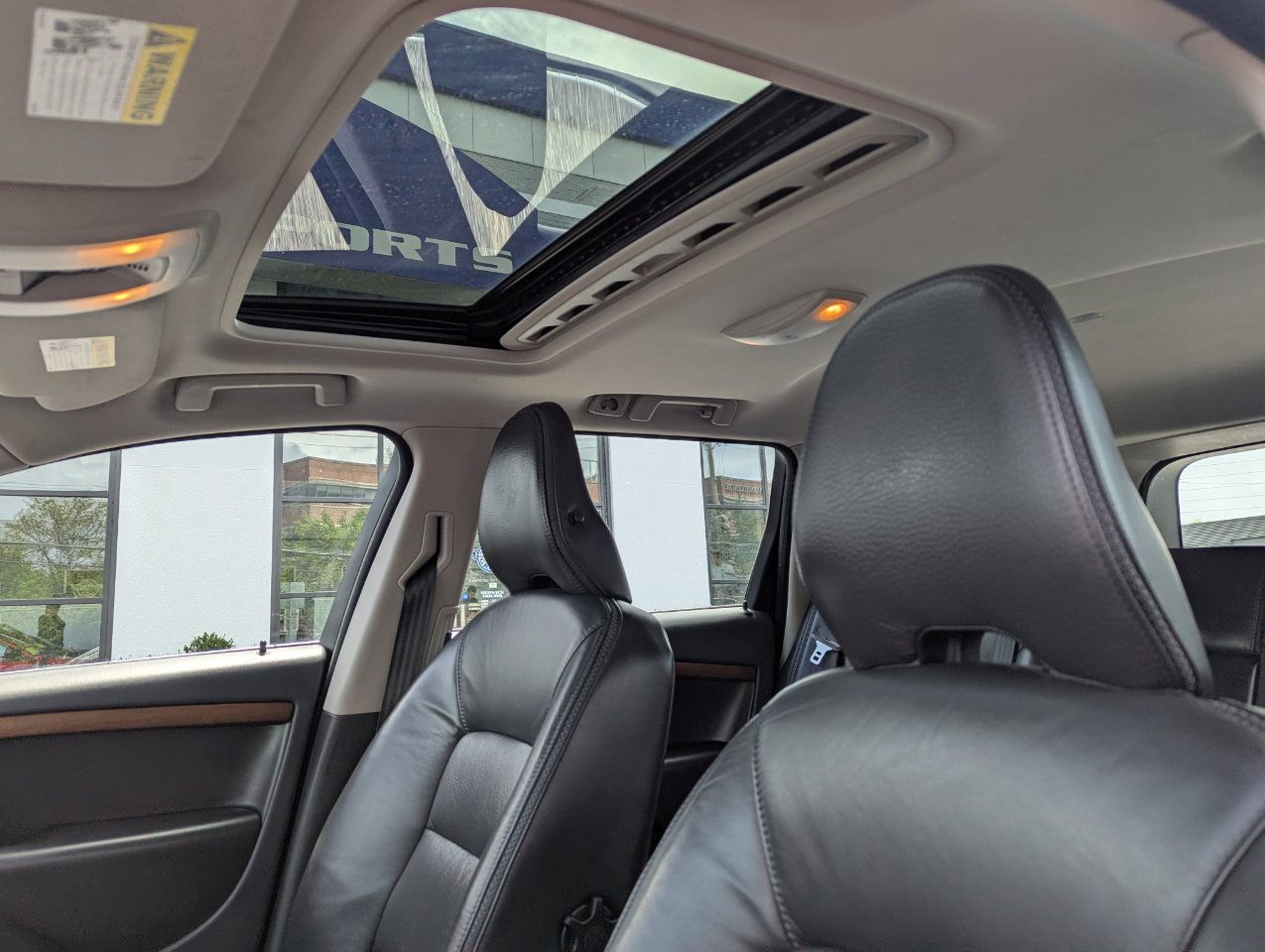 Used 2010 Volvo XC70 3.2 image 30