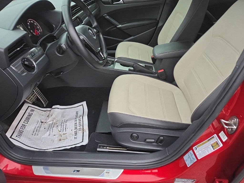 Used 2021 Volkswagen Passat 2.0T R-Line image 16