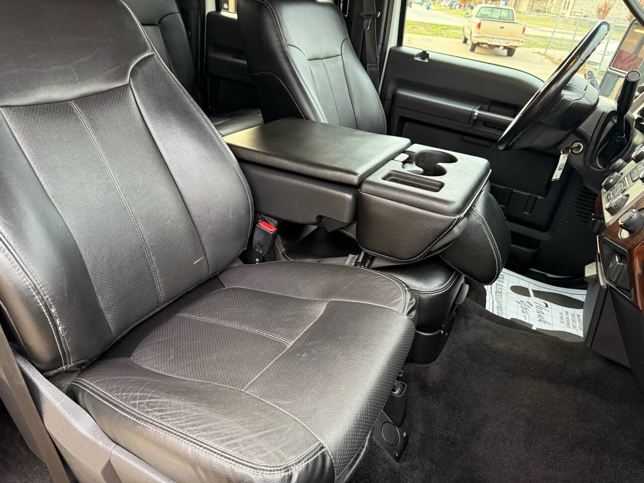 Used 2015 Ford F350 Lariat w/ Lariat Interior Package image 21