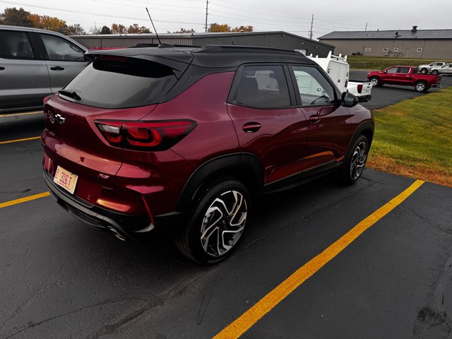 Used 2024 Chevrolet TrailBlazer RS w/ Driver Confidence Package image 2
