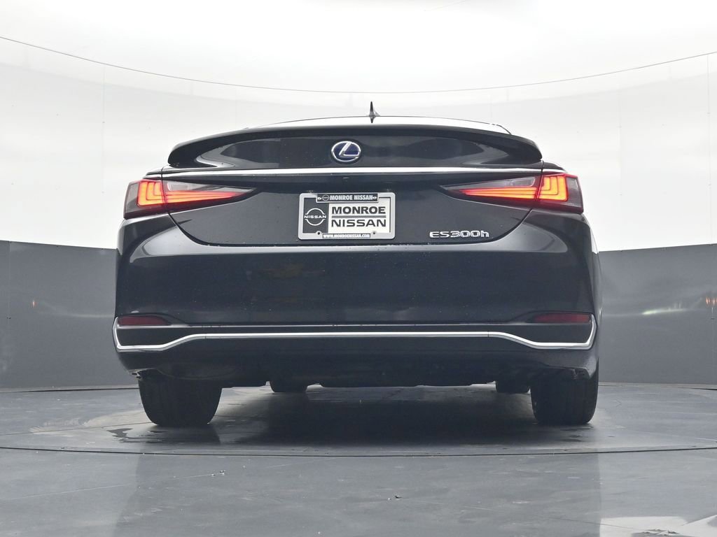 Used 2022 Lexus ES 300h 300h Luxury w/ Accessory Package image 22