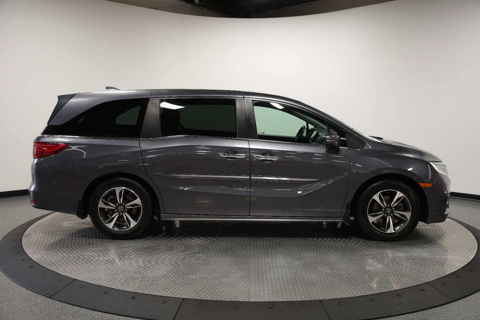 Used 2018 Honda Odyssey Touring image 9