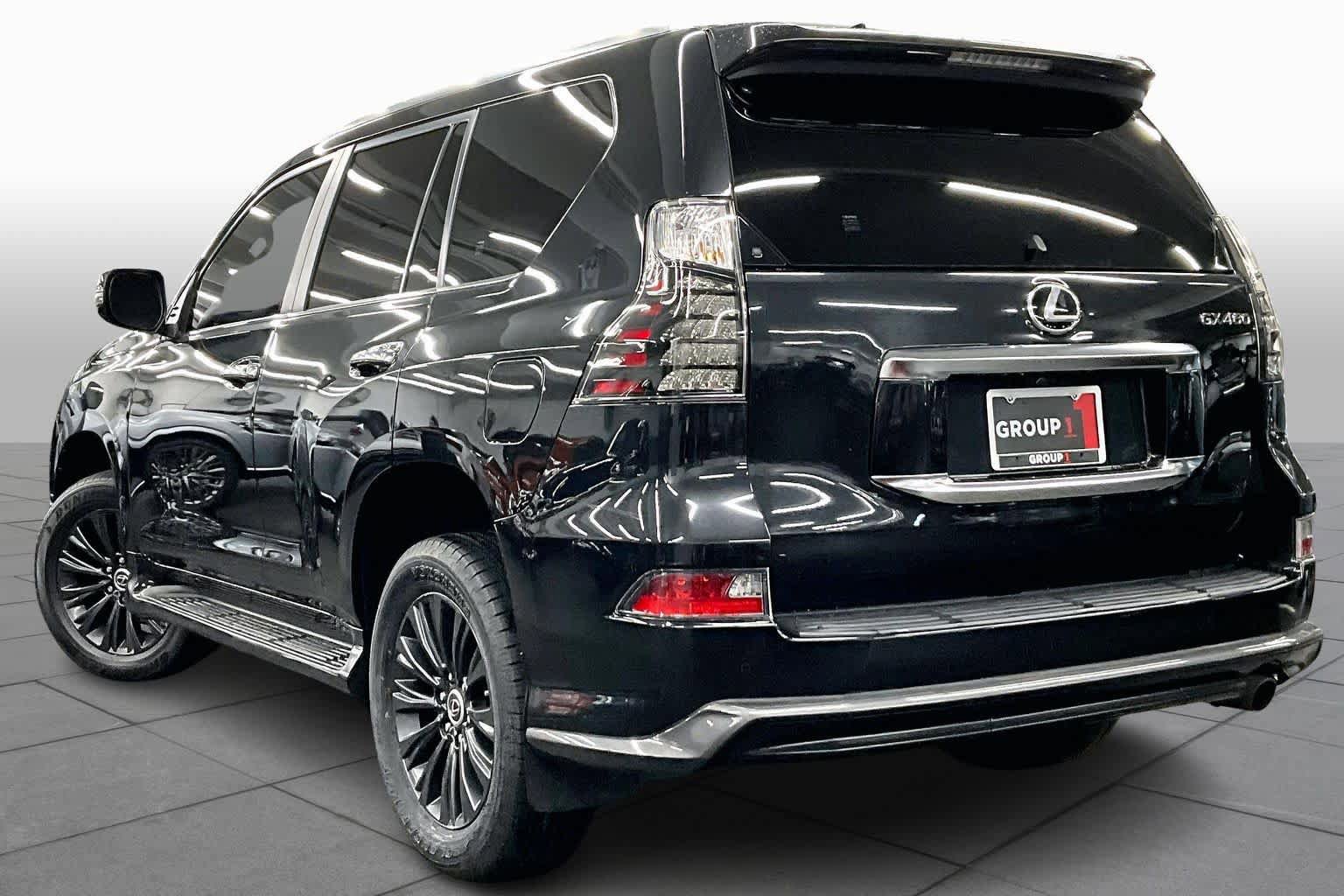 Used 2023 Lexus GX 460 Premium w/ Accessory Package image 12