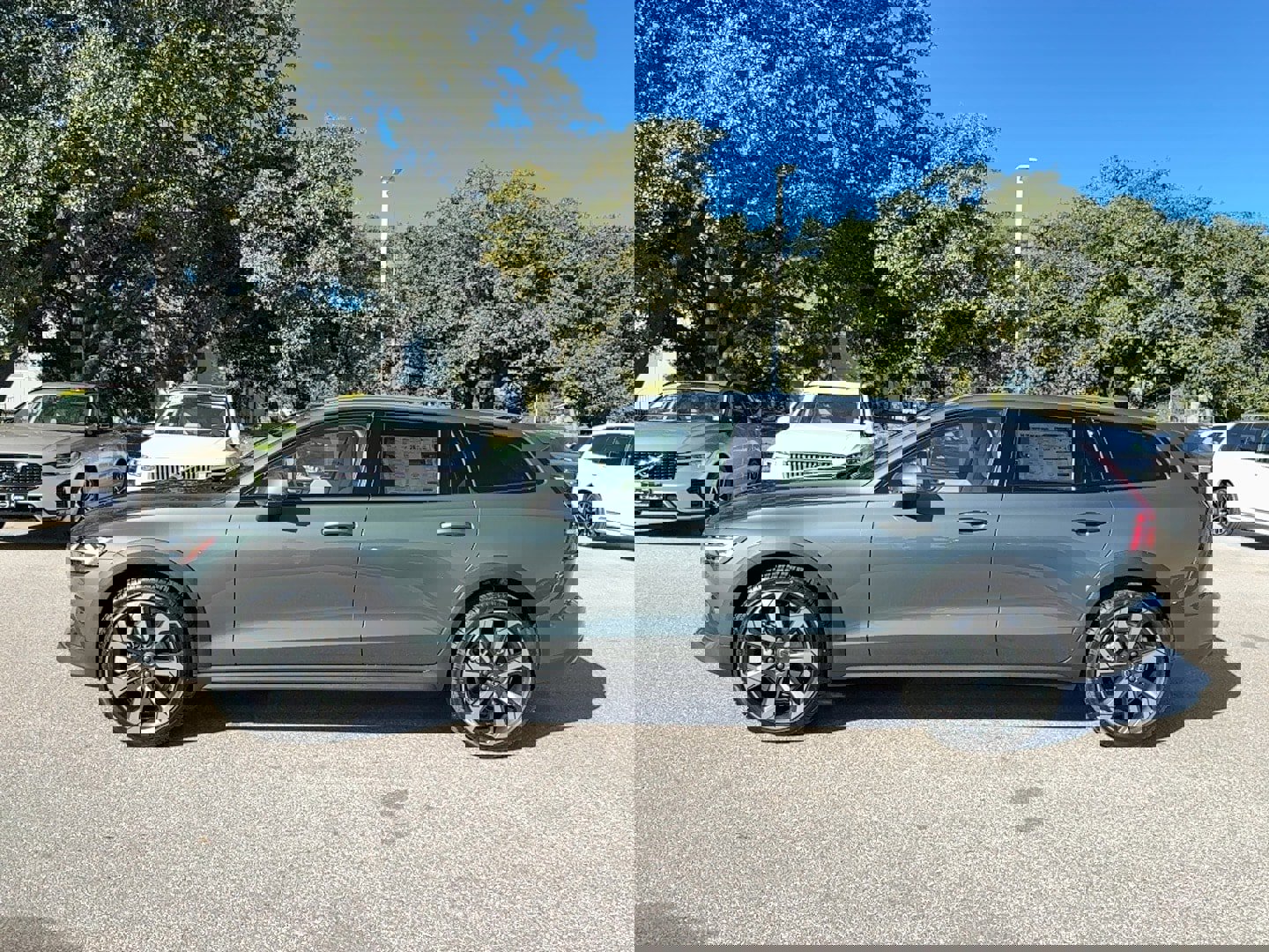 New 2026 Volvo V60 B5 Cross Country Plus w/ Climate Package image 3