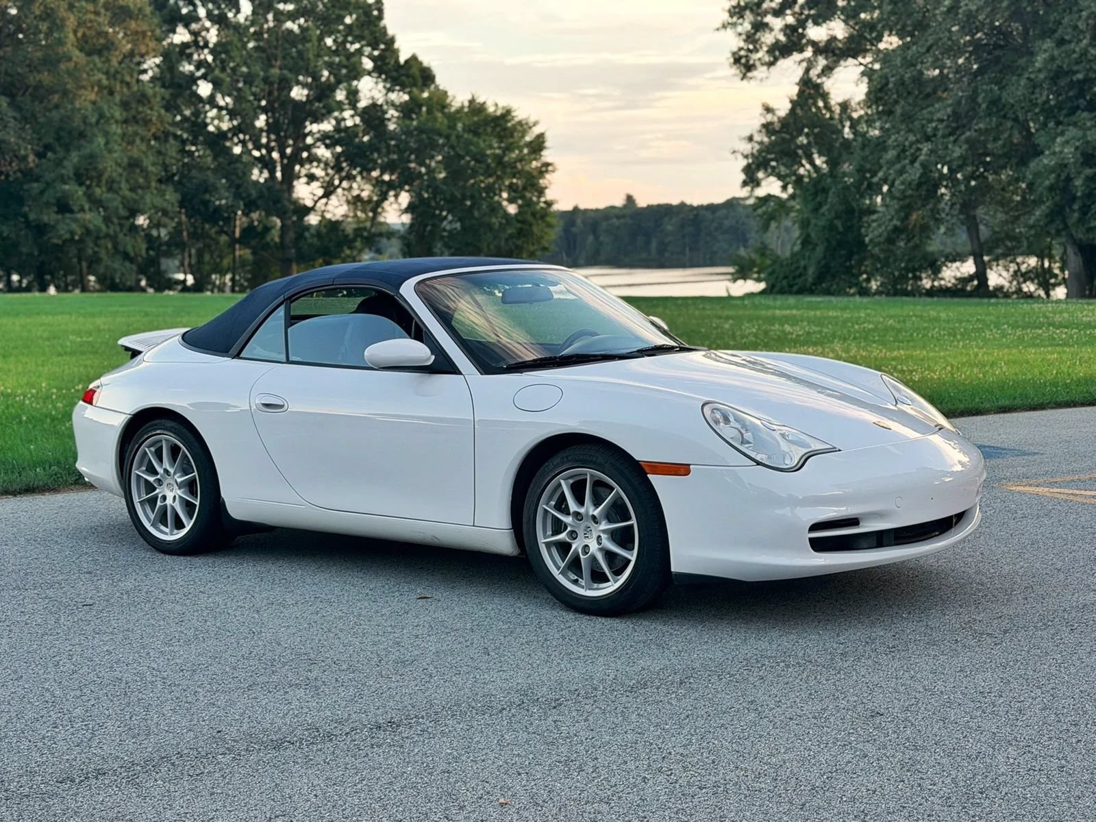 Used 2004 Porsche 911 Carrera 4 AWD/4WD image 2