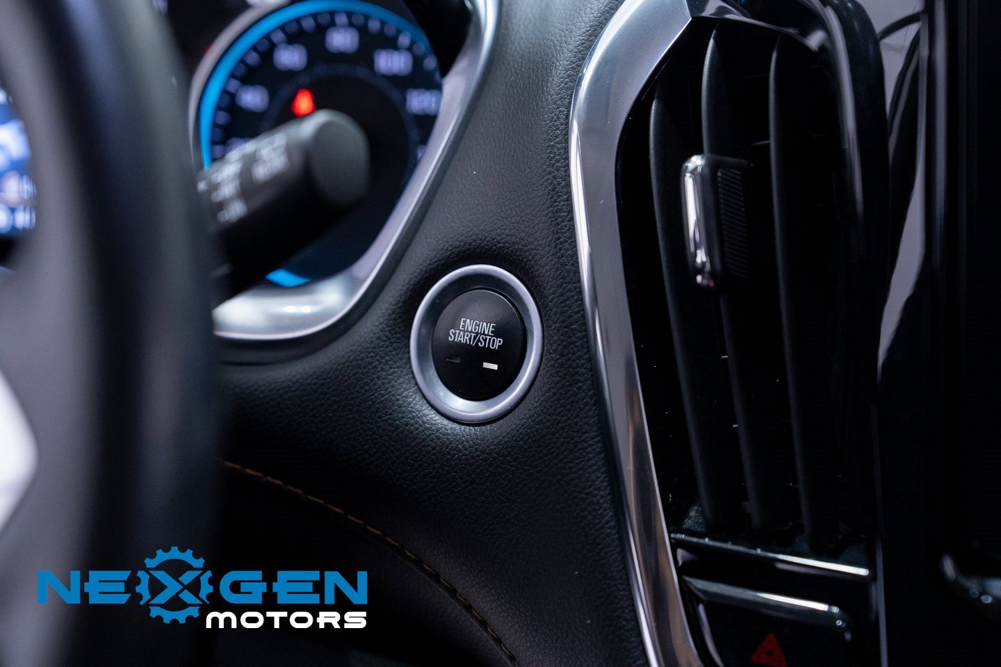 Used 2020 Chevrolet Traverse LT image 13