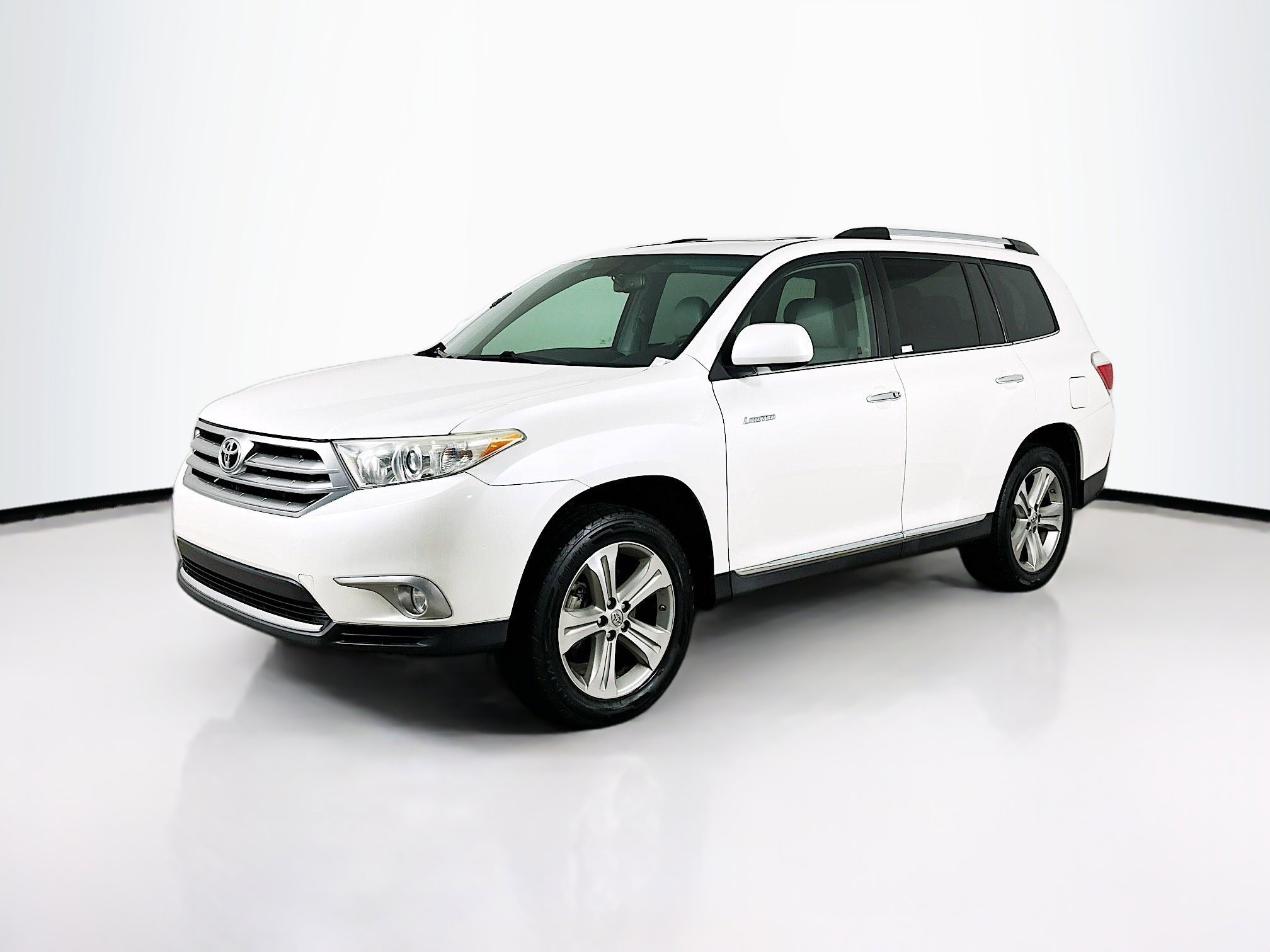 Used 2013 Toyota Highlander Limited image 3