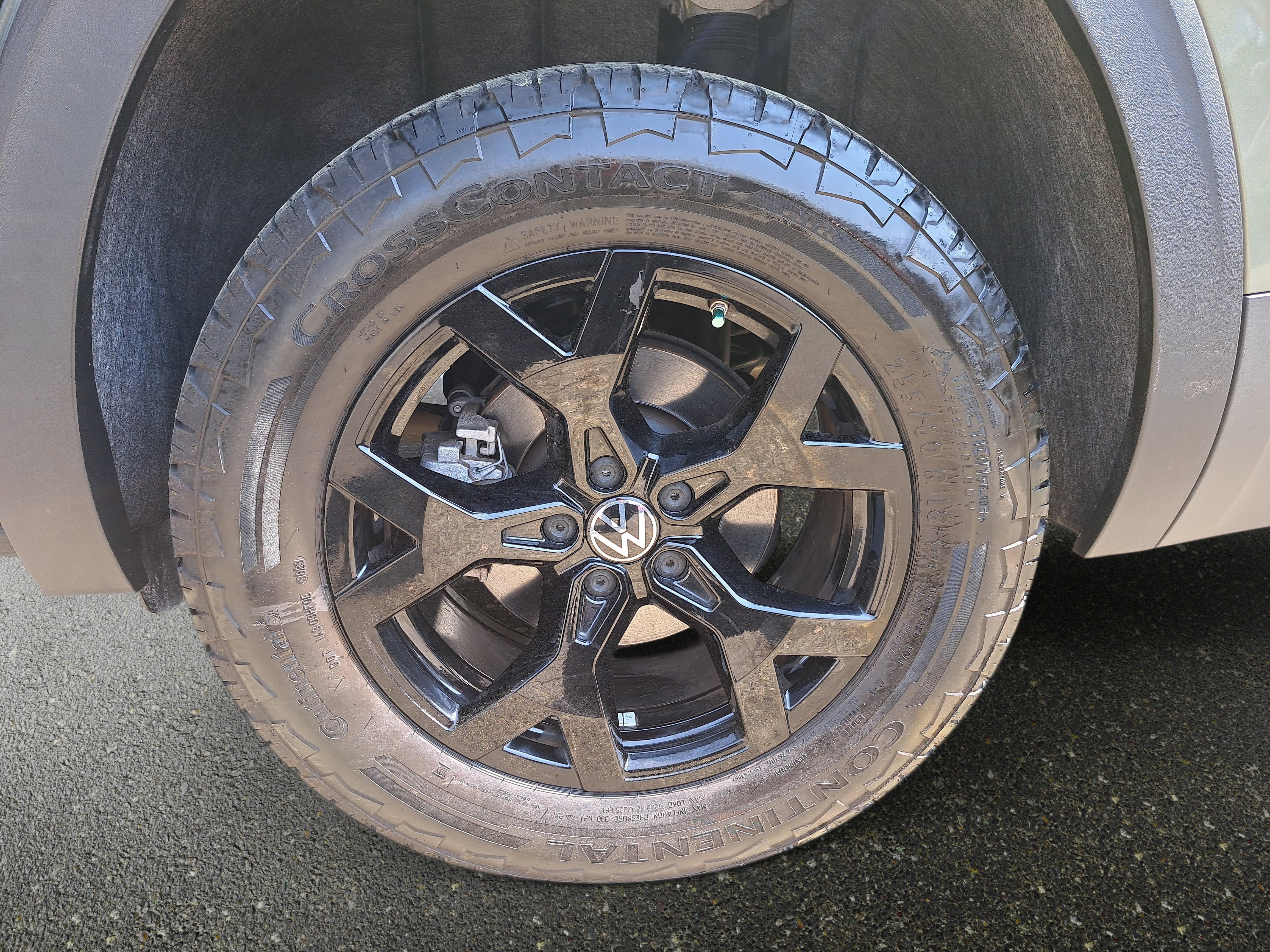 Used 2024 Volkswagen Atlas Peak Edition SE image 33