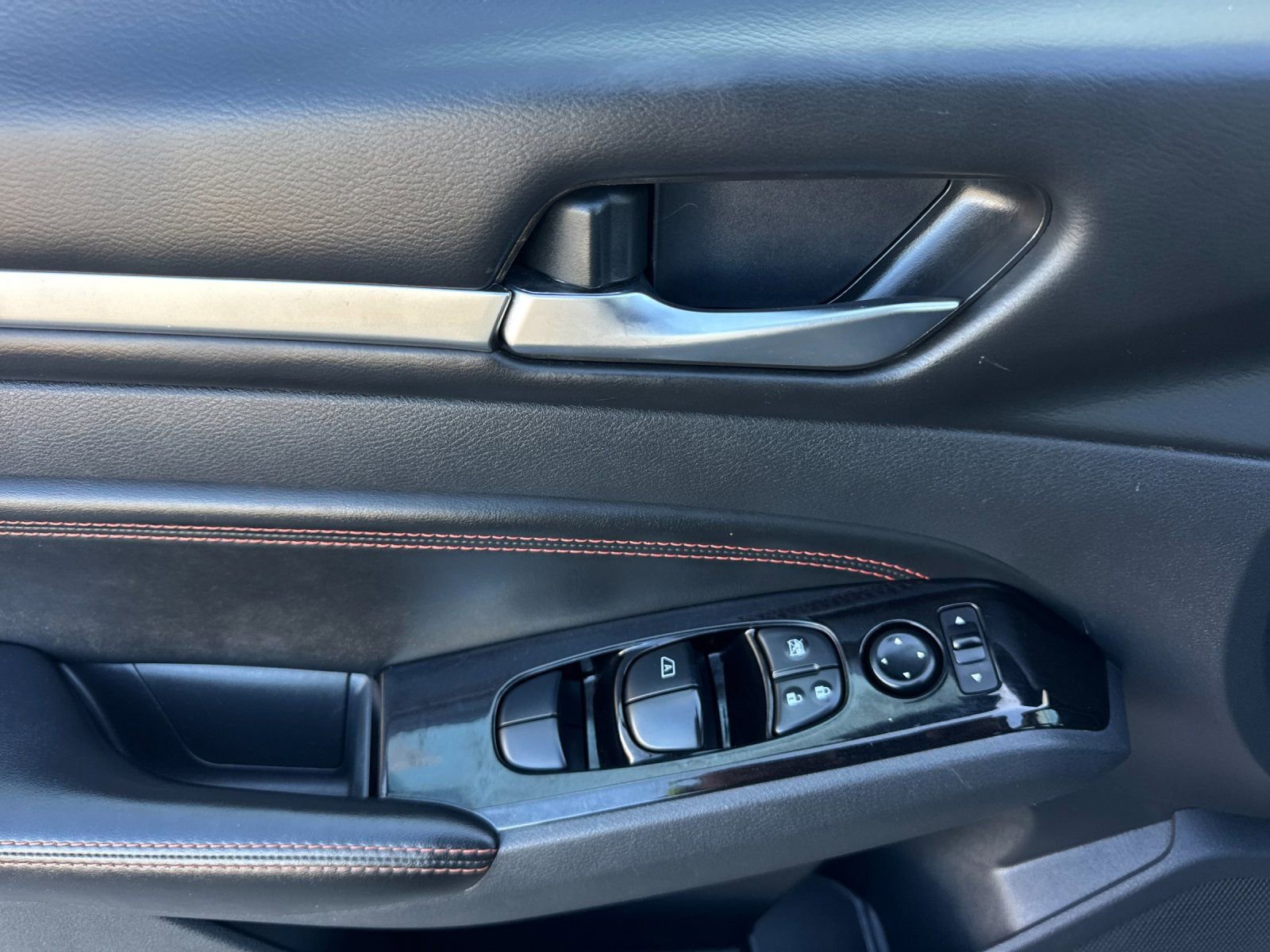 Used 2023 Nissan Altima 2.5 SR image 11