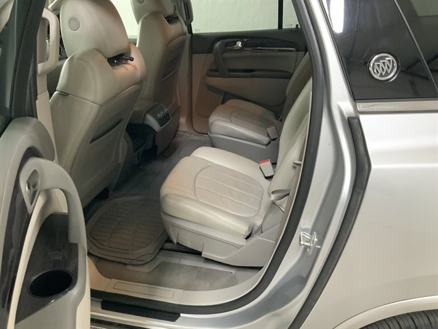 Used 2015 Buick Enclave Leather w/ Trailering Package image 16