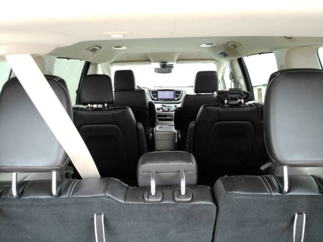 Used 2023 Chrysler Pacifica Touring-L FWD image 30