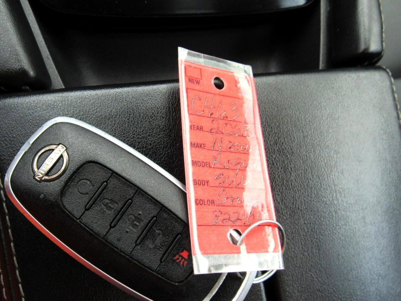 Used 2023 Nissan Rogue SL AWD/4WD image 14