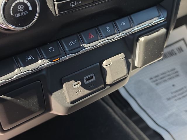 Used 2022 Chevrolet Silverado 1500 Custom image 24