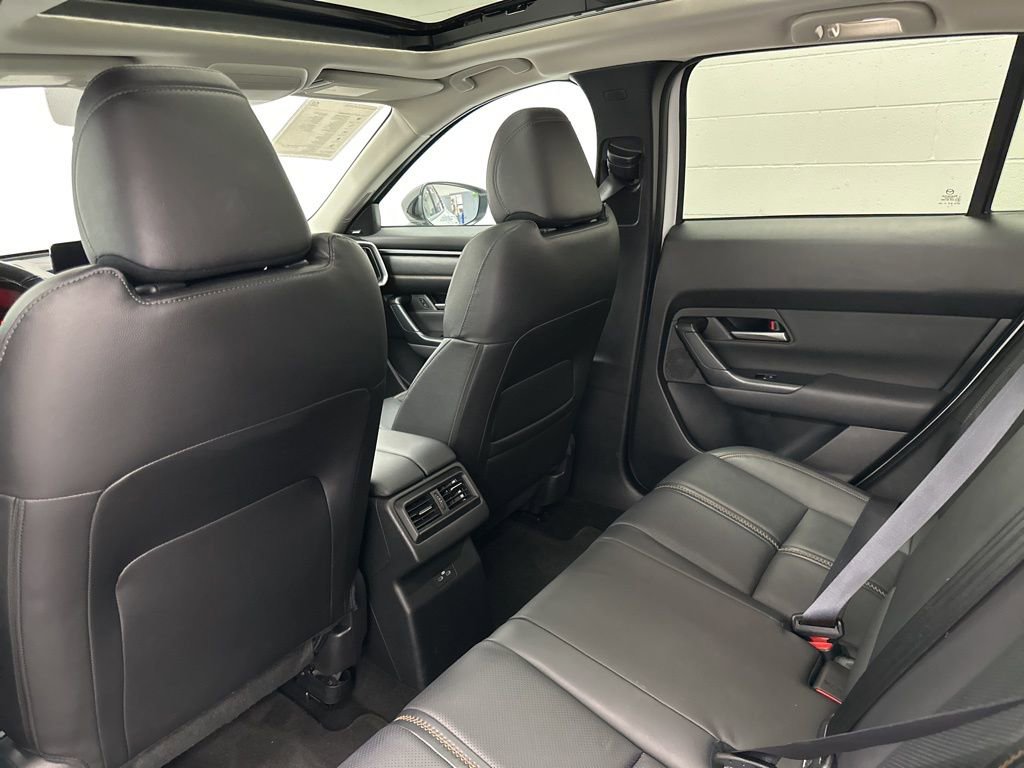 Certified 2025 MAZDA CX-50 AWD 2.5 Hybrid w/ Premium Pkg image 22