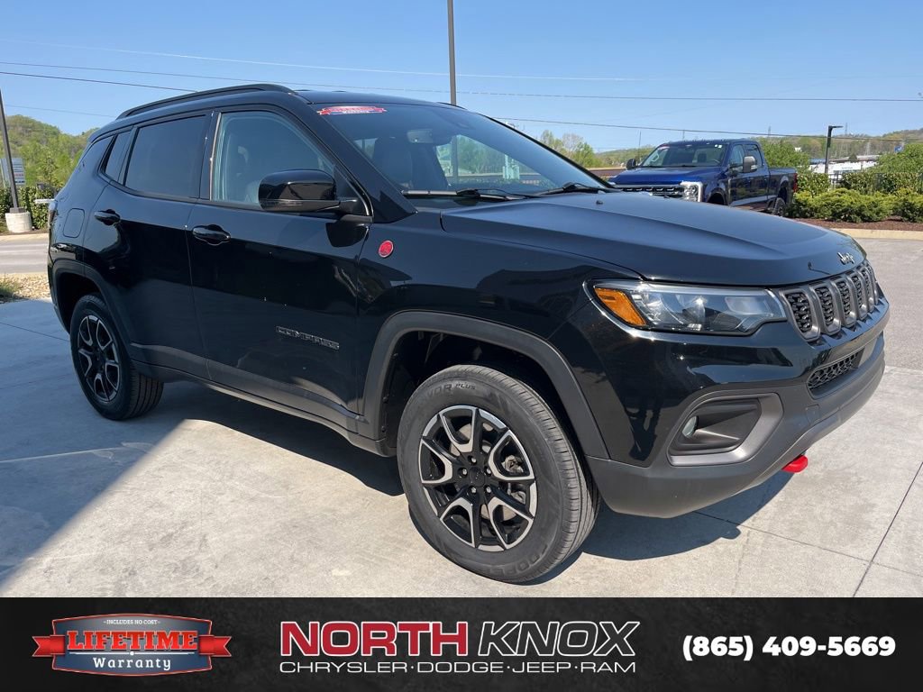 Used 2024 Jeep Compass Trailhawk AWD/4WD image 28
