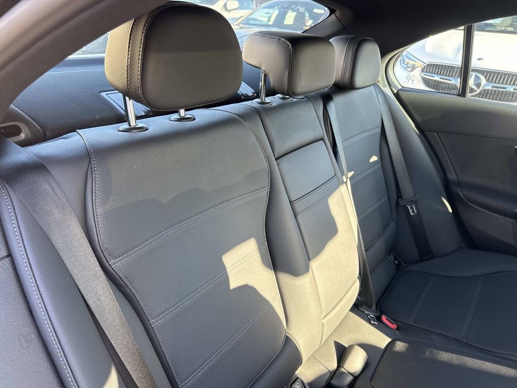 Used 2025 Mercedes-Benz C 300 Sedan image 9