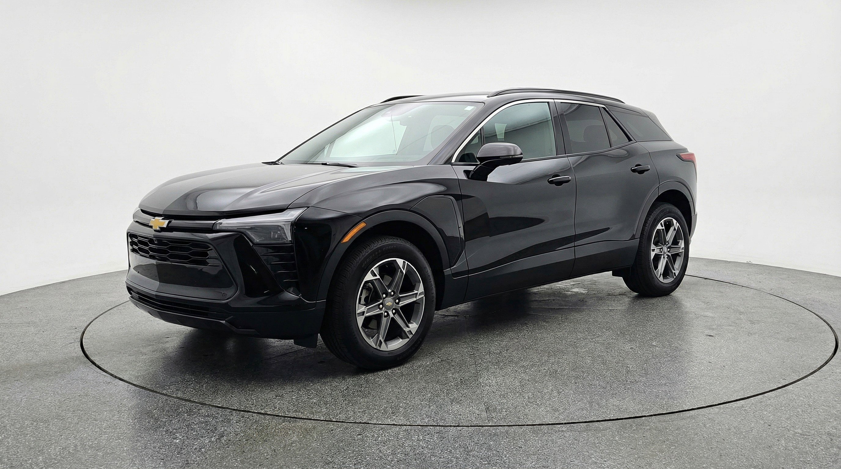 Used 2025 Chevrolet Blazer LT FWD image 3
