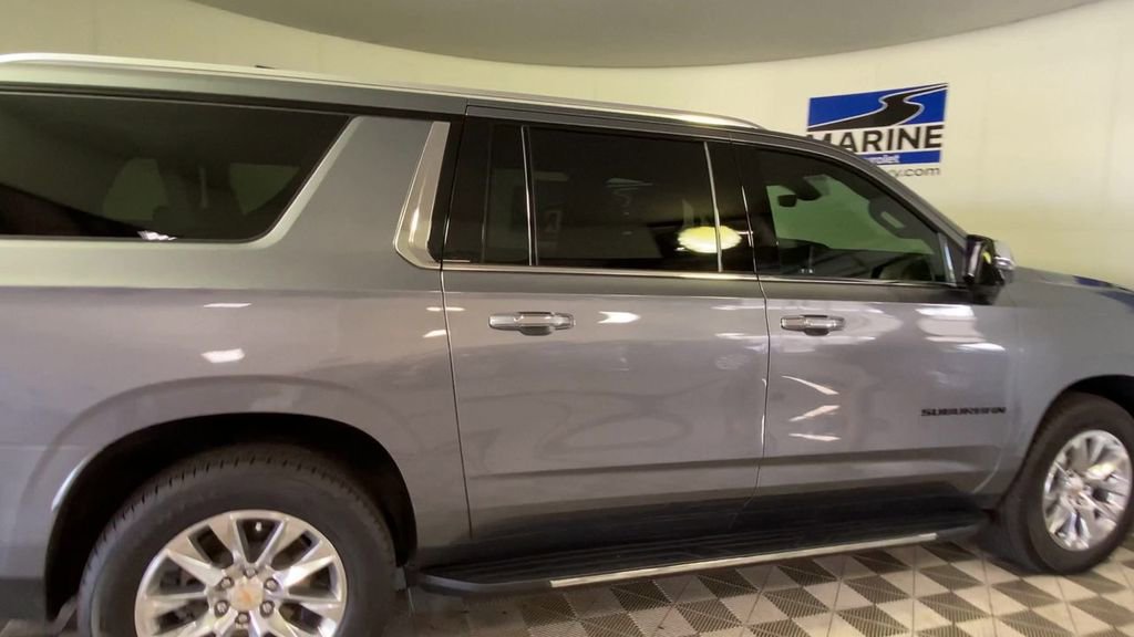Used 2021 Chevrolet Suburban Premier w/ Premium Package 2 AWD/4WD image 2